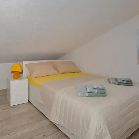Nemira Getaway شقة