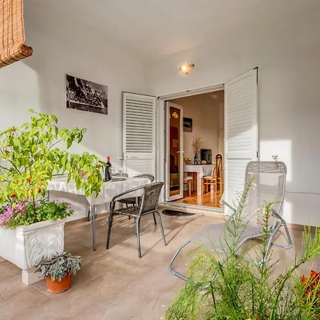 Apartment Nemira Getaway