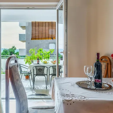 Nemira Getaway Apartment