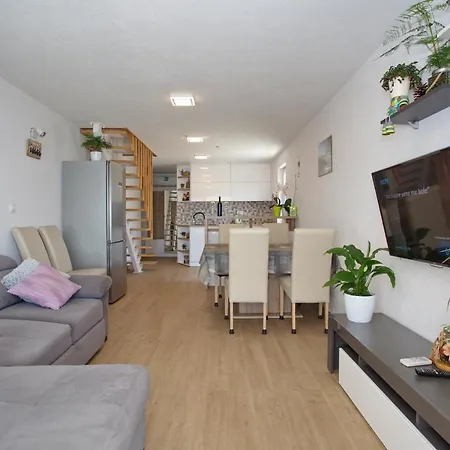 Apartment Nemira Getaway
