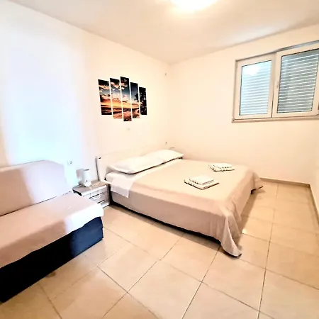 Nemira Getaway Apartment *