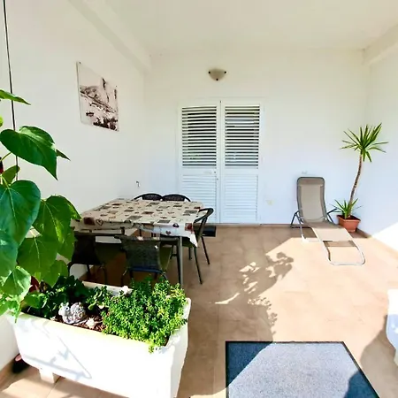 Nemira Getaway Apartment Omis